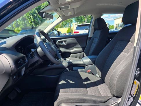 Certified 2023 Honda HR-V LX image 3