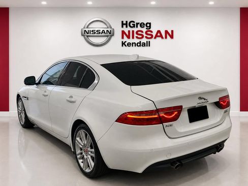 Used 2019 Jaguar XE Prestige AWD/4WD image 2