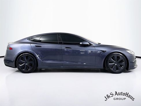 Used 2021 Tesla Model S Plaid image 8