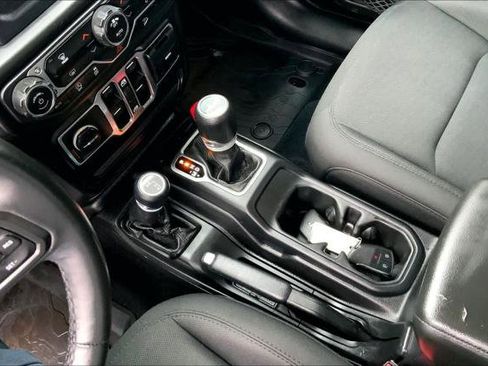 Certified 2018 Jeep Wrangler Unlimited Sport S image 15