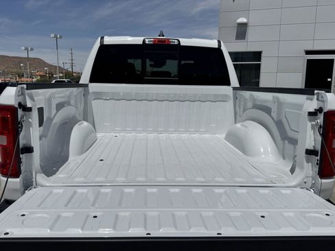 New 2026 RAM 1500 Big Horn AWD/4WD image 16