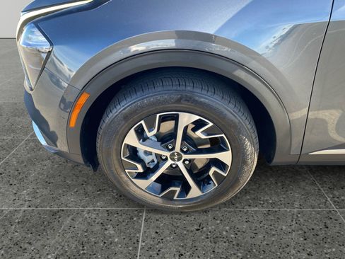 Used 2023 Kia Sportage EX image 14