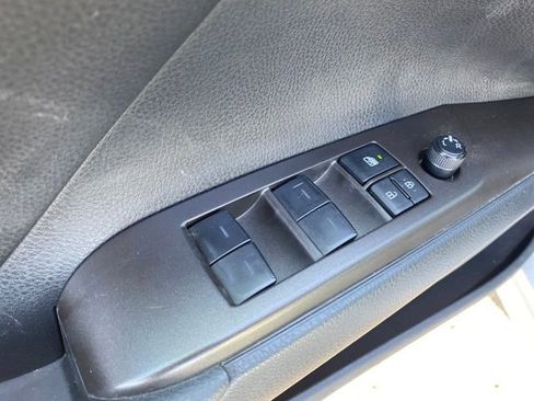 Used 2023 Toyota Camry SE image 15