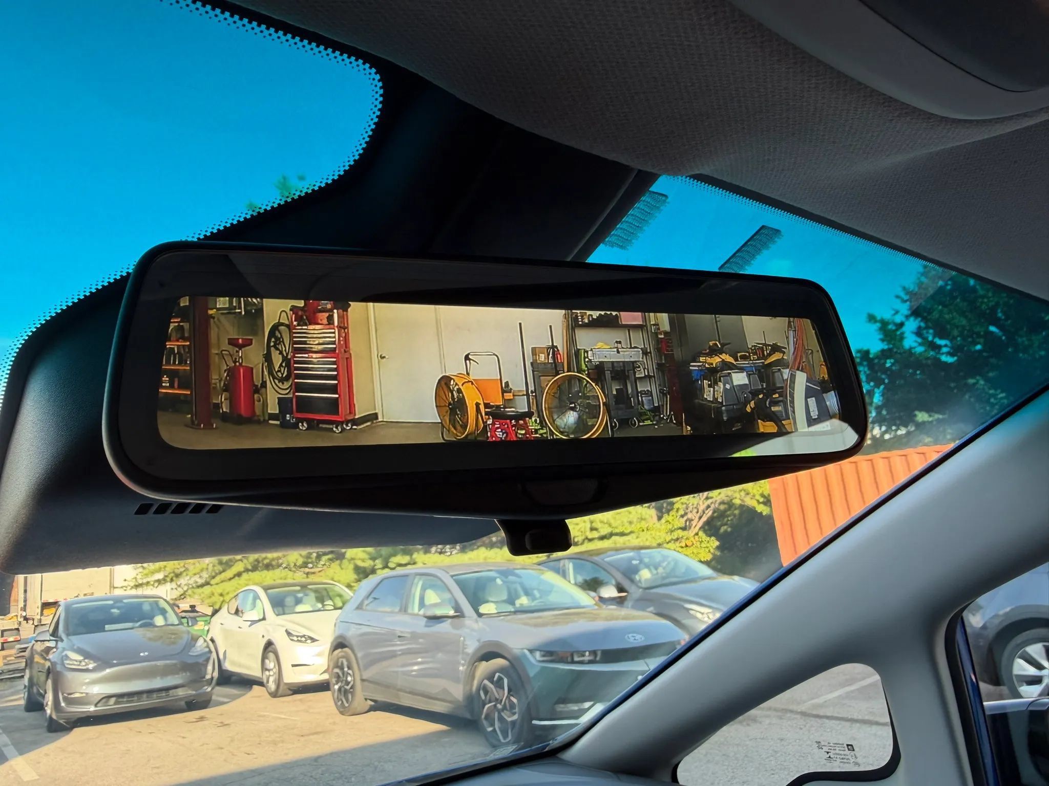 Used 2019 Chevrolet Bolt Premier w/ Infotainment Package FWD image 28