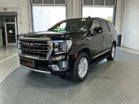 Used 2021 GMC Yukon SLT w/ SLT Premium Package AWD/4WD image 2