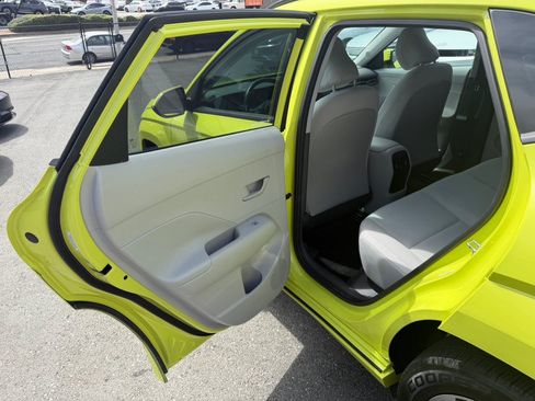 Used 2024 Hyundai Kona SEL FWD image 44