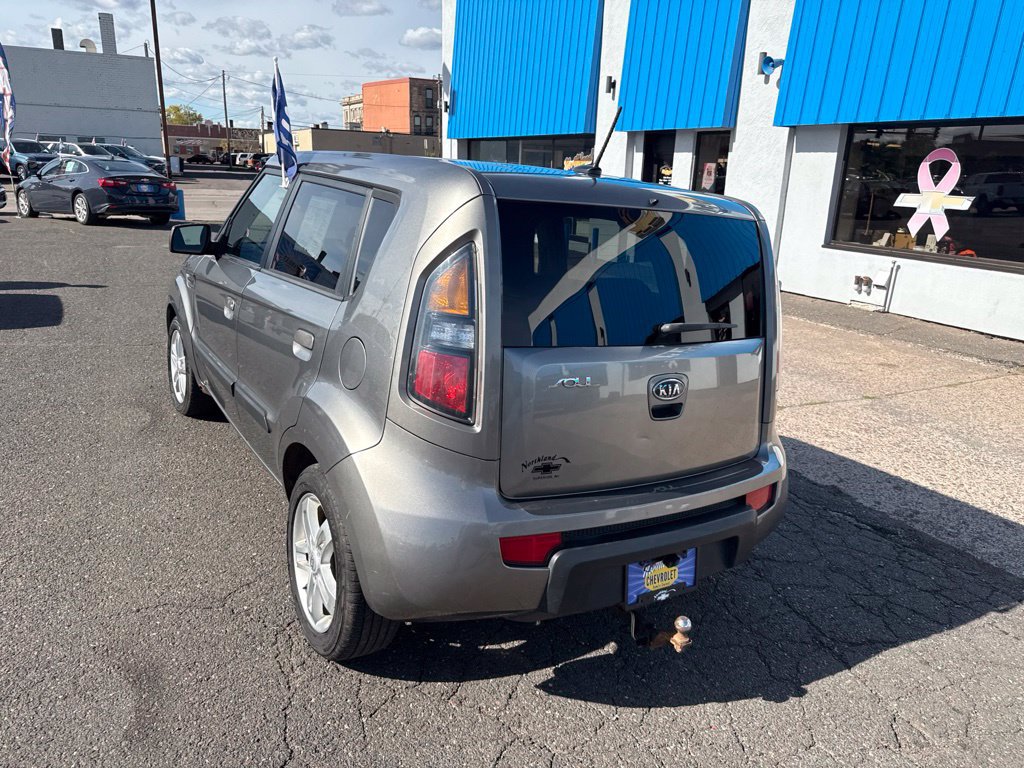 Used 2010 Kia Soul + FWD image 13
