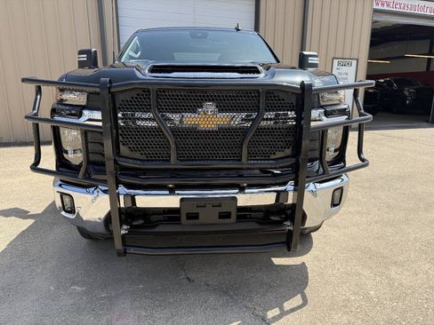 Used 2024 Chevrolet Silverado 2500 LT AWD/4WD image 5