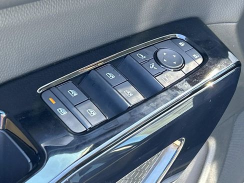 New 2026 Nissan Pathfinder Platinum AWD/4WD image 18