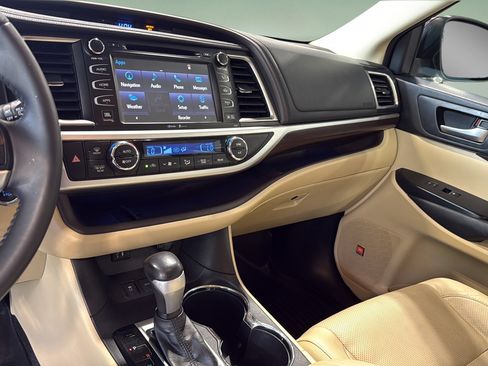 Used 2014 Toyota Highlander Limited AWD/4WD image 27