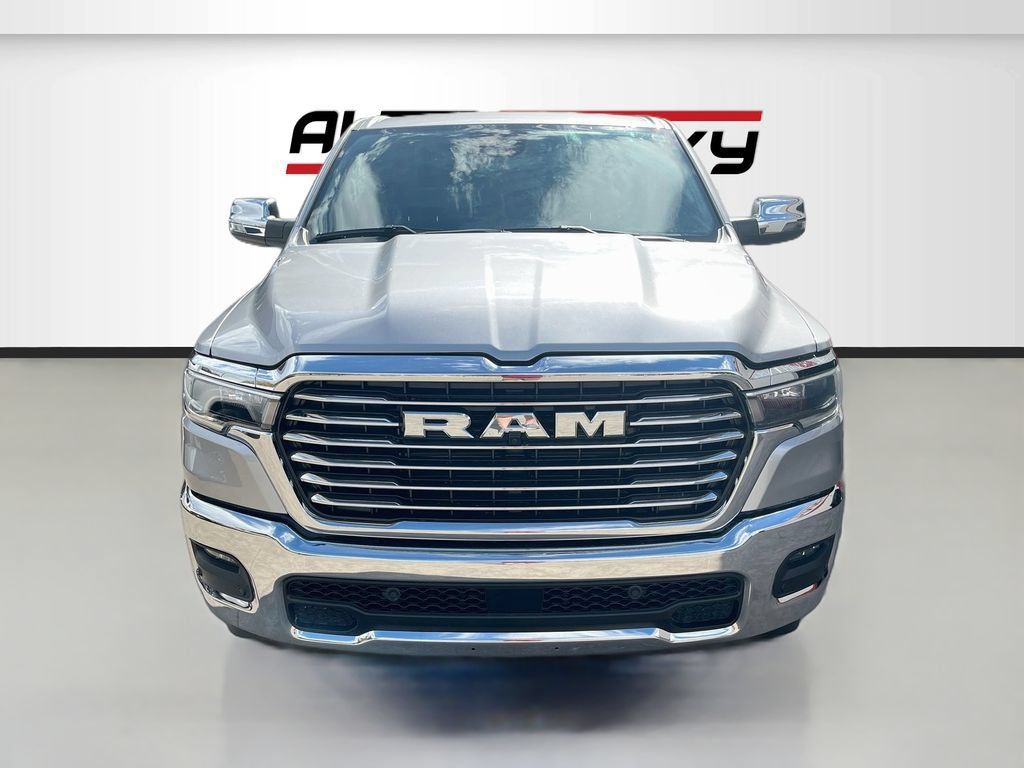 Used 2025 RAM 1500 Laramie AWD/4WD image 2