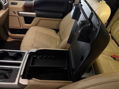 Used 2016 Ford F150 Lariat w/ Equipment Group 502A Luxury AWD/4WD image 19