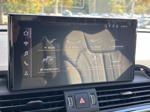 Used 2024 Audi Q5 2.0T Premium w/ Summer of Audi Package image 27