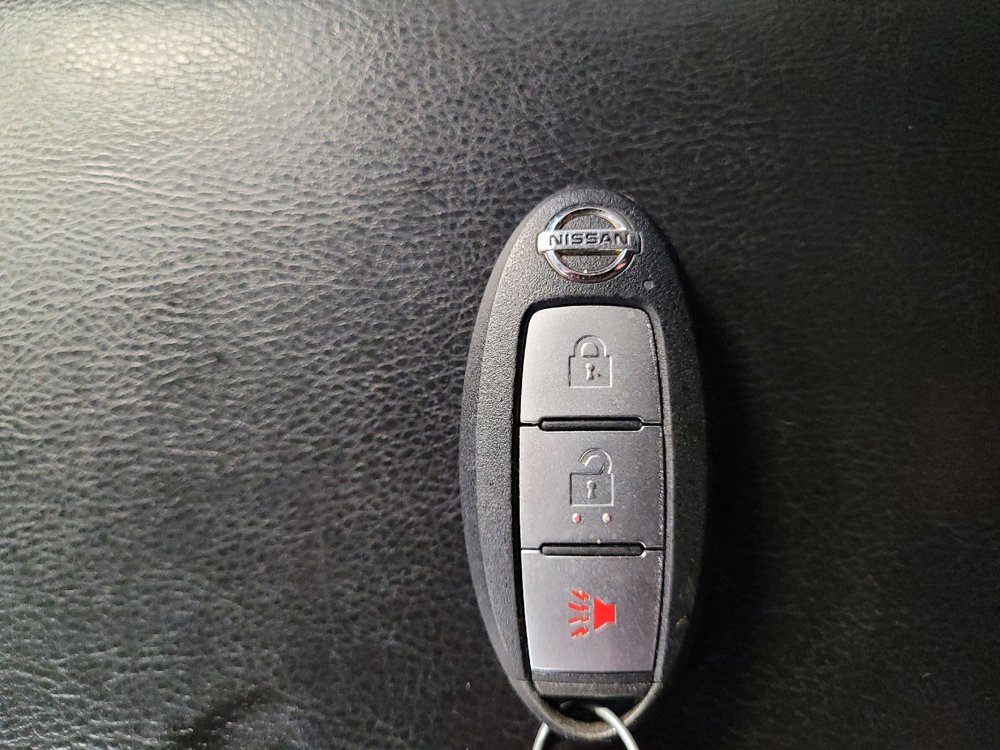 Used 2020 Nissan Pathfinder S AWD/4WD image 32