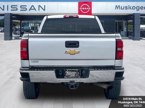 Used 2017 Chevrolet Silverado 2500 LT AWD/4WD image 6