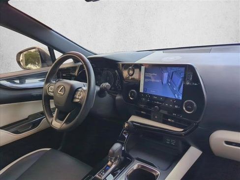 Used 2024 Lexus NX 250 FWD w/ Towing Package (2000 Lbs) image 28