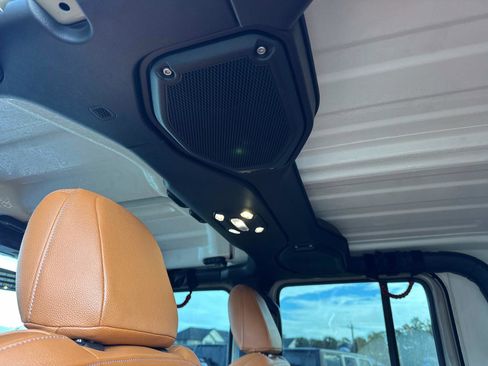 Certified 2022 Jeep Gladiator Sport image 16