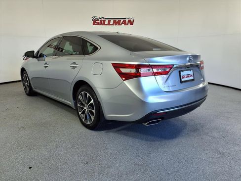 Used 2018 Toyota Avalon XLE image 2