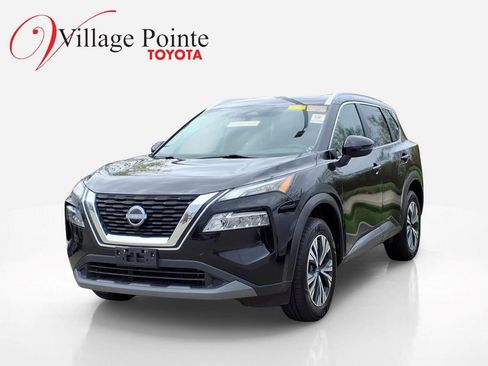 Used 2022 Nissan Rogue SV w/ SV Premium Package image 1
