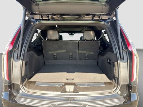 Used 2022 Cadillac Escalade ESV Premium Luxury AWD/4WD image 20