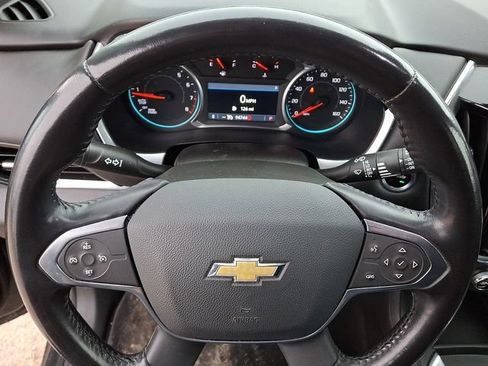 Used 2021 Chevrolet Traverse LT image 23