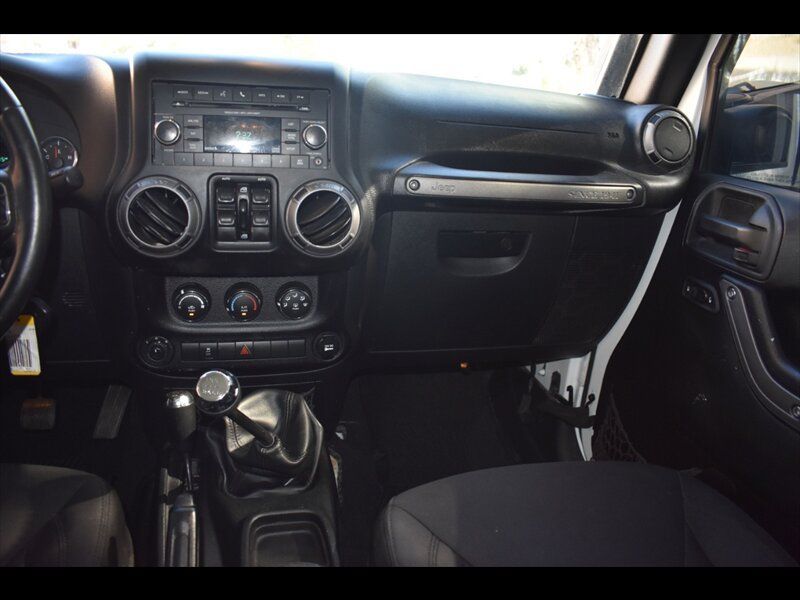 Used 2017 Jeep Wrangler Unlimited Sport w/ Quick Order Package 23S AWD/4WD image 32