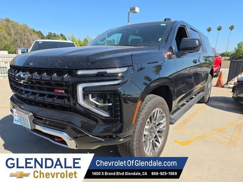 Certified 2025 Chevrolet Suburban Z71 AWD/4WD image 2