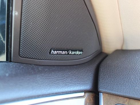Used 2016 Mercedes-Benz E 350 4MATIC Wagon image 41