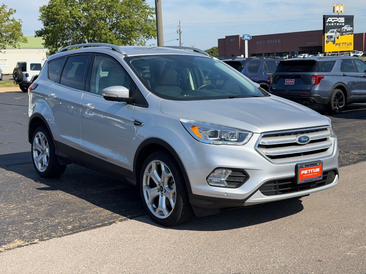 Used 2019 Ford Escape Titanium FWD image 2