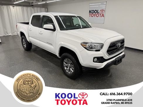 Certified 2017 Toyota Tacoma SR5 image 1