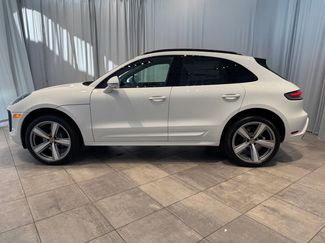 Certified 2025 Porsche Macan video 2