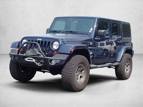 Used 2013 Jeep Wrangler Unlimited Sahara w/ Connectivity Group AWD/4WD image 11