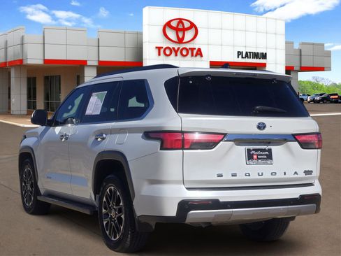 Used 2023 Toyota Sequoia Limited image 4