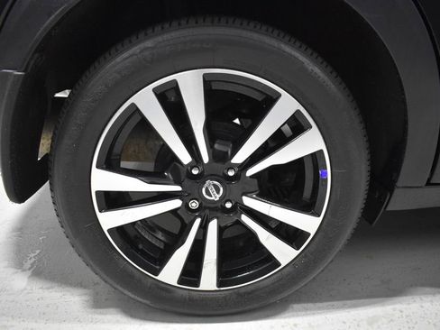 Used 2020 Nissan Kicks SR FWD image 10