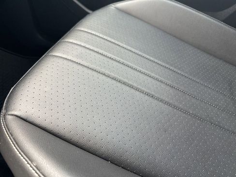 Used 2022 Volkswagen Tiguan SE image 35