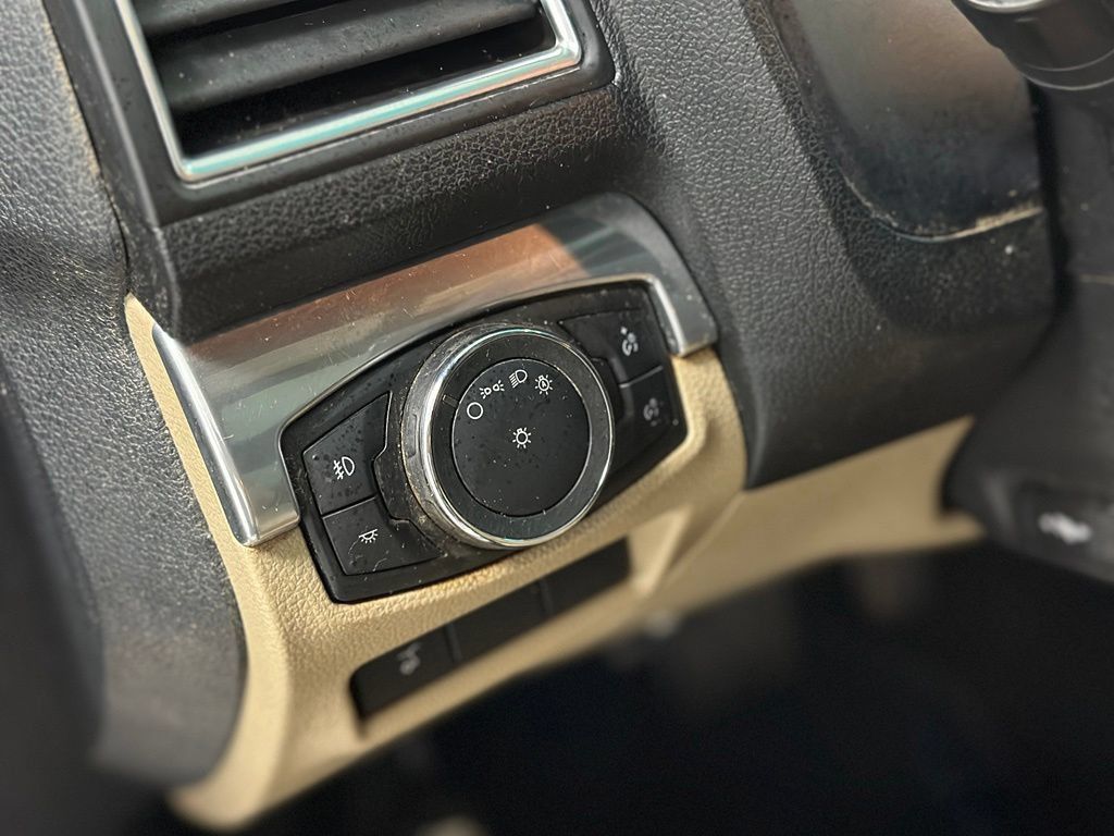 Used 2016 Ford Explorer Limited FWD image 15