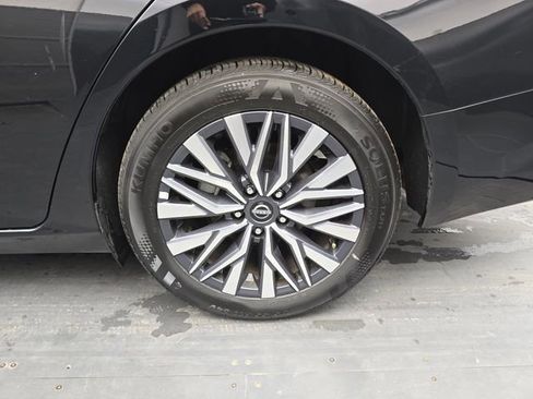 Used 2025 Nissan Altima 2.5 SV image 16