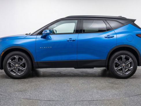 Used 2025 Chevrolet Blazer LT FWD image 5