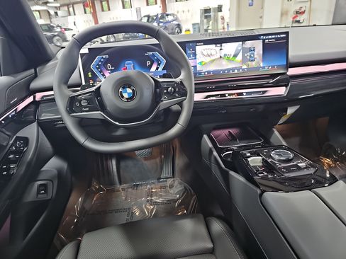 New 2027 BMW 530i xDrive w/ Premium Package AWD/4WD image 16