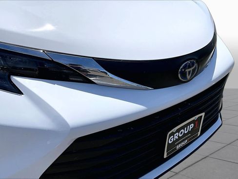 Used 2025 Toyota Sienna LE FWD image 29