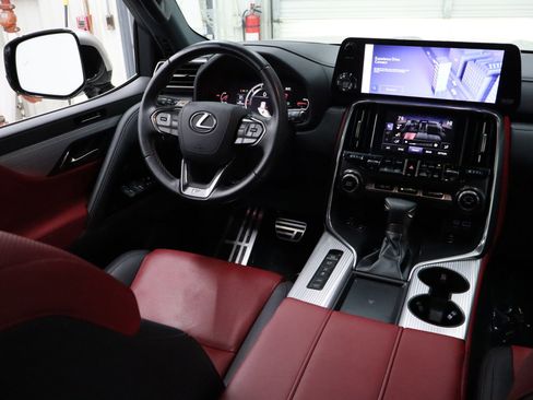 Used 2023 Lexus LX 600 F Sport image 33
