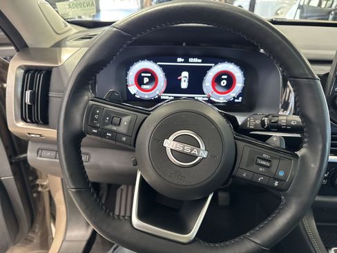 Certified 2024 Nissan Pathfinder Platinum AWD/4WD image 20