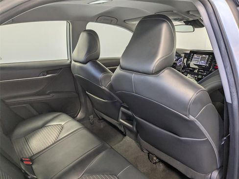 Used 2022 Toyota Camry SE image 20
