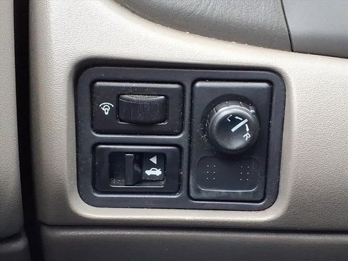 Used 2005 Nissan Sentra 1.8 S image 26