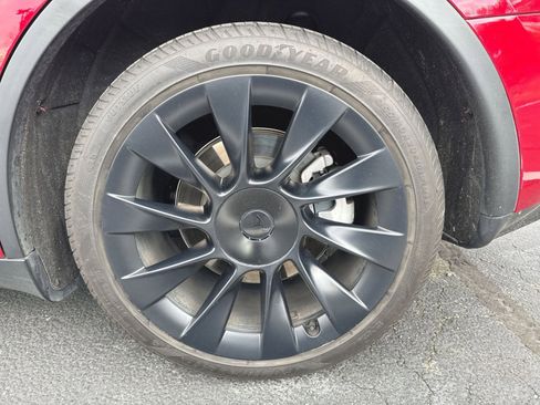 Used 2024 Tesla Model Y Long Range image 26