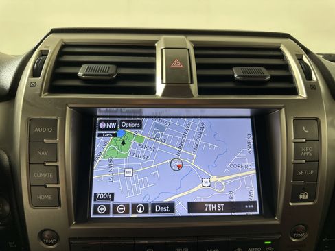 Used 2021 Lexus GX 460 Premium w/ Premium Package image 16