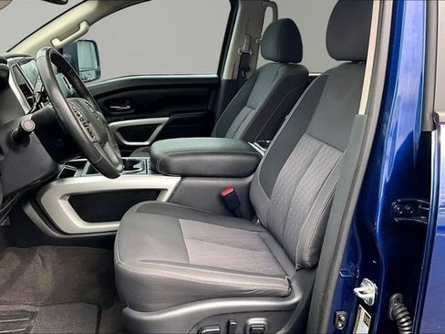 Used 2021 Nissan Titan SV w/ SV Convenience Package image 15