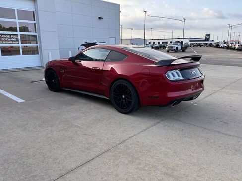 Used 2017 Ford Mustang GT RWD image 6