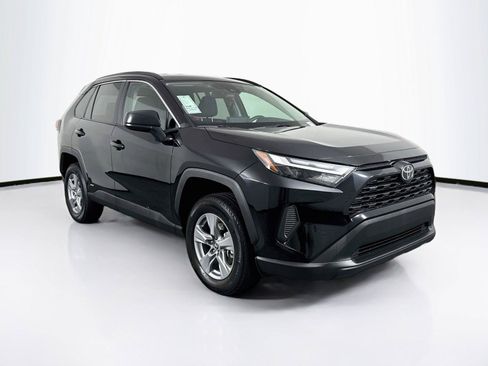 Certified 2025 Toyota RAV4 LE AWD/4WD image 9