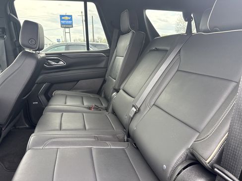 Used 2024 GMC Yukon SLT image 12